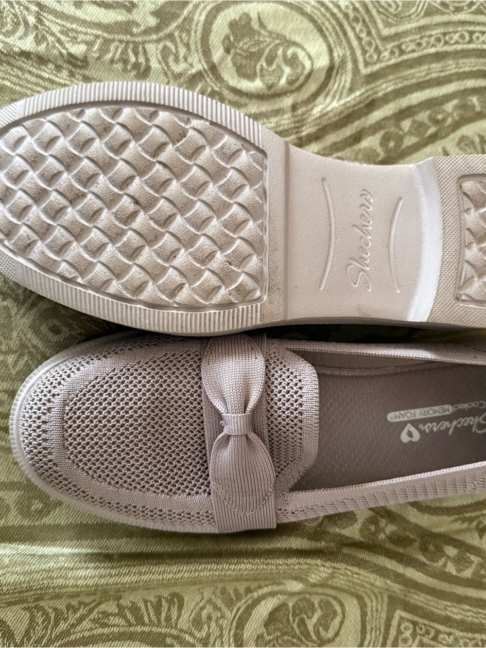 Skechers Women's Light Grey Knit Bow Loafers - Picture 3 of 3